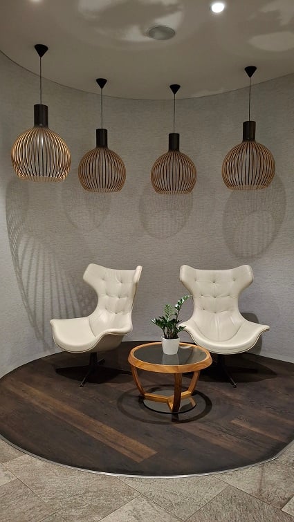 Review Holiday Inn Vilnius lobby